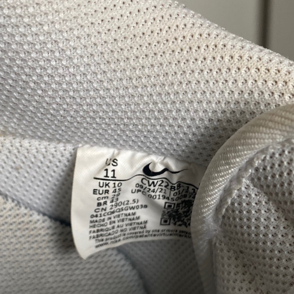 Nike Air Force 1 - Picture 4 of 6